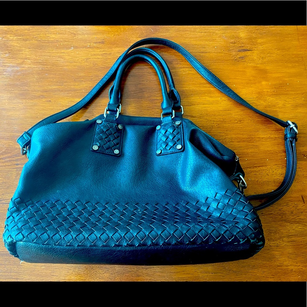 Black purse with removable cross body strap